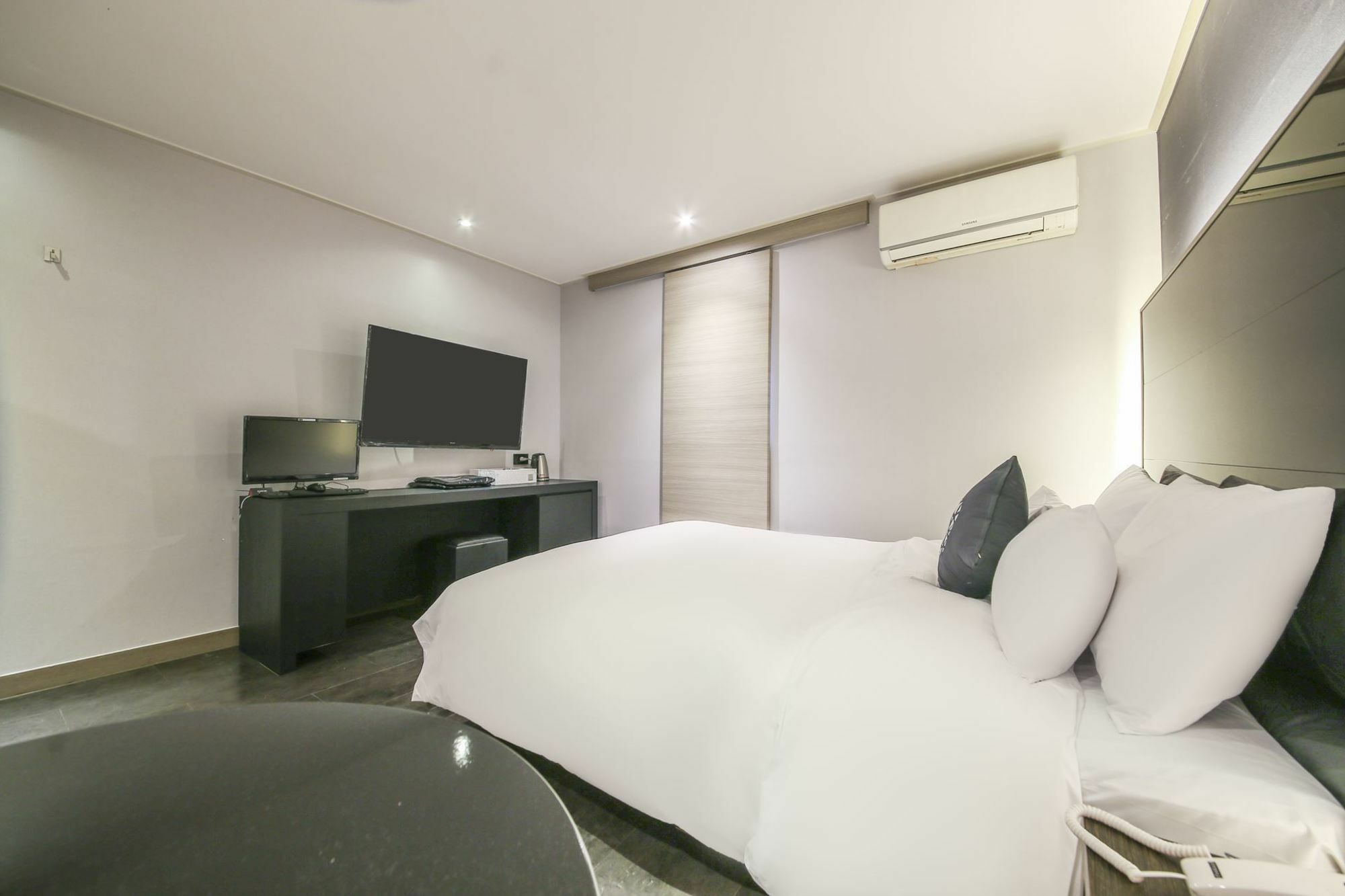 Hotel Cullinan Seocho Seoul Exterior photo